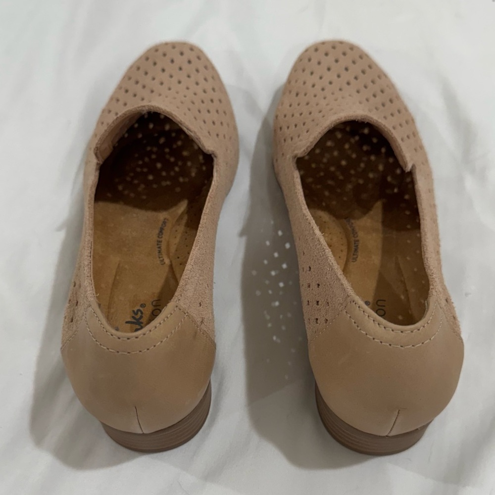Clarks Juliet Hayes Perforated Suede Loafers Sand 6M - Picture 6 of 16